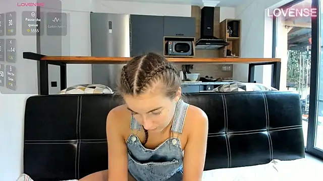 Snapshot of ElizSweet chatting on January 2026 07:02:02 AM ElizSweet online show from January 2026 07:02:02 AM