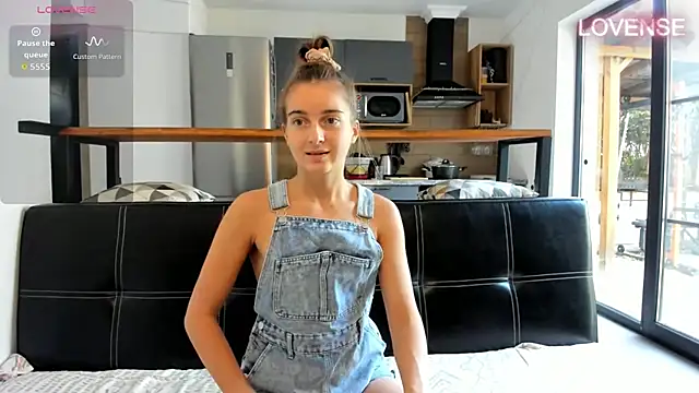 Snapshot of ElizSweet chatting on January 2026 07:12:01 AM ElizSweet online show from January 2026 07:12:01 AM