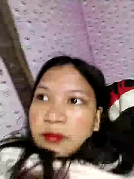 Snapshot of milkytitsmom4u chatting on January 2025 04:36:01 AM milkytitsmom4u online show from January 2025 04:36:01 AM