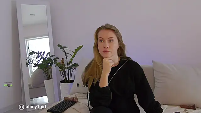 Fallinlove1 online show from February 2026 10:15:02 AM