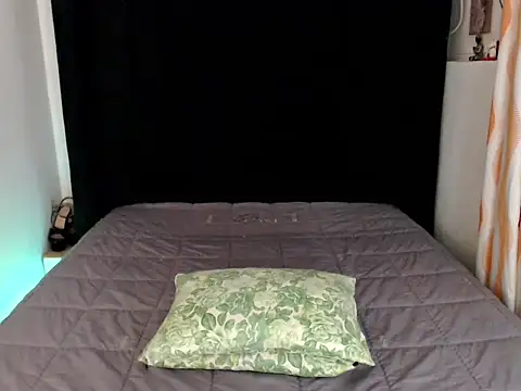 Snapshot of Angelic_Fuckerxxx chatting on October 2025 02:17:01 AM Angelic Fuckerxxx online show from October 2025 02:17:01 AM