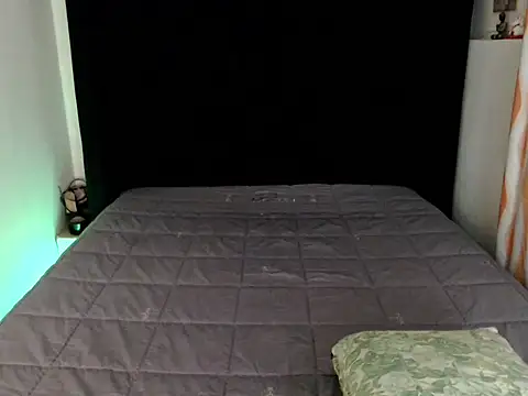 Snapshot of Angelic_Fuckerxxx chatting on October 2025 05:28:01 AM Angelic Fuckerxxx online show from October 2025 05:28:01 AM