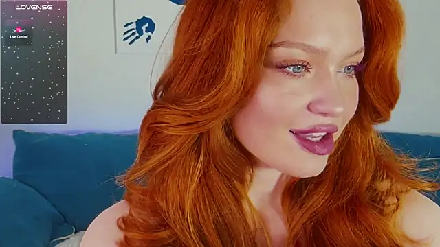 Snapshot of Born_to_Loveee chatting on December 2024 12:56:02 PM Born to Loveee online show from December 2024 12:56:02 PM