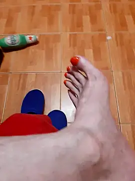 Snapshot of feet_toes chatting on October 2025 08:20:01 PM feet toes online show from October 2025 08:20:01 PM