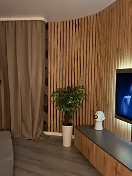 Camilla Railian online show from January 2025 07:39:01 PM