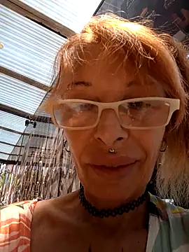 Snapshot of FrozenWaffle chatting on November 2025 03:23:02 PM FrozenWaffle online show from November 2025 03:23:02 PM