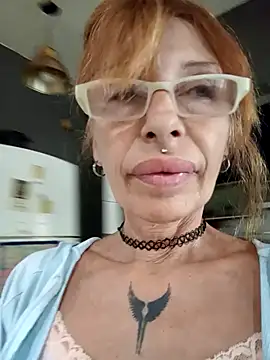 Snapshot of FrozenWaffle chatting on December 2025 04:23:02 PM FrozenWaffle online show from December 2025 04:23:02 PM