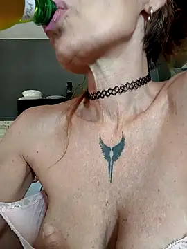 Snapshot of FrozenWaffle chatting on December 2025 02:37:01 PM FrozenWaffle online show from December 2025 02:37:01 PM