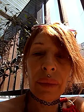 Snapshot of FrozenWaffle chatting on February 2026 03:29:02 PM FrozenWaffle online show from February 2026 03:29:02 PM