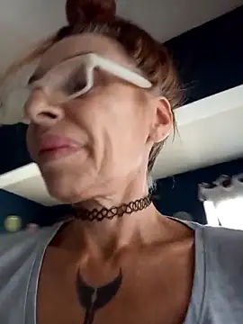 Snapshot of FrozenWaffle chatting on February 2026 03:10:01 PM FrozenWaffle online show from February 2026 03:10:01 PM