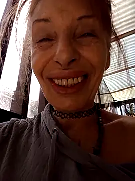 Snapshot of FrozenWaffle chatting on March 2026 02:11:02 PM FrozenWaffle online show from March 2026 02:11:02 PM