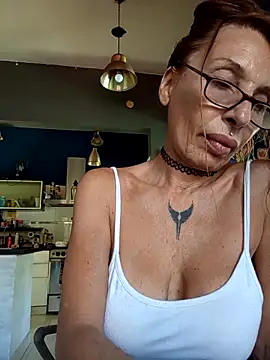 Snapshot of FrozenWaffle chatting on March 2026 03:07:02 PM FrozenWaffle online show from March 2026 03:07:02 PM