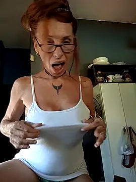 Snapshot of FrozenWaffle chatting on March 2026 04:23:01 PM FrozenWaffle online show from March 2026 04:23:01 PM