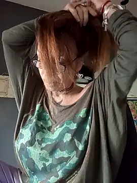 Snapshot of FrozenWaffle chatting on April 2026 04:18:01 PM FrozenWaffle online show from April 2026 04:18:01 PM