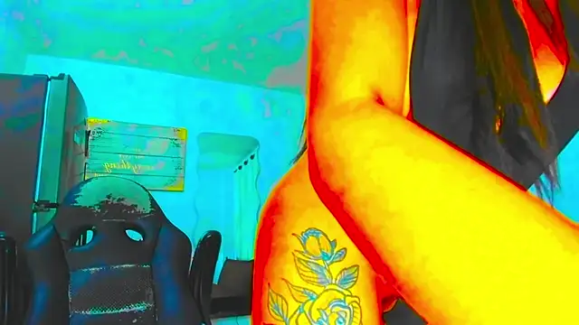 Snapshot of candy_purity chatting on February 2025 12:38:02 AM candy purity online show from February 2025 12:38:02 AM