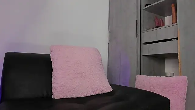 sofiaa snoww online show from February 2026 12:37:01 AM