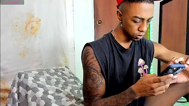 Snapshot of YeremiBrowm chatting on December 2024 04:17:01 PM YeremiBrowm online show from December 2024 04:17:01 PM