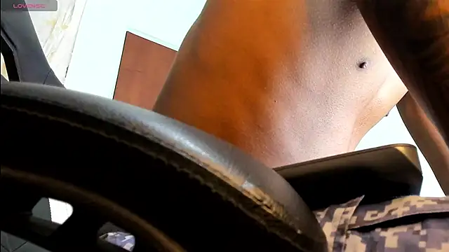 Snapshot of YeremiBrowm chatting on December 2024 10:51:02 PM YeremiBrowm online show from December 2024 10:51:02 PM