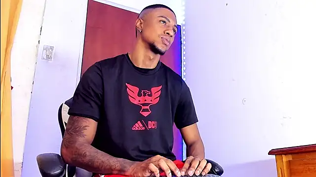 Snapshot of YeremiBrowm chatting on December 2024 07:18:02 PM YeremiBrowm online show from December 2024 07:18:02 PM