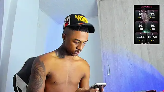 Snapshot of YeremiBrowm chatting on October 2025 07:01:01 PM YeremiBrowm online show from October 2025 07:01:01 PM