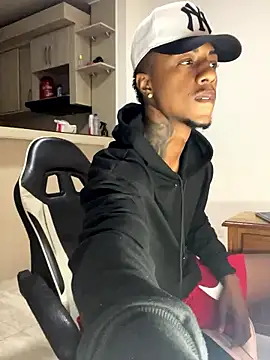 Snapshot of YeremiBrowm chatting on January 2026 04:00:01 PM YeremiBrowm online show from January 2026 04:00:01 PM