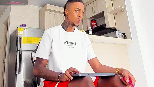 Snapshot of YeremiBrowm chatting on February 2026 04:11:02 PM YeremiBrowm online show from February 2026 04:11:02 PM