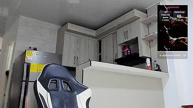 Snapshot of YeremiBrowm chatting on February 2026 04:22:02 PM YeremiBrowm online show from February 2026 04:22:02 PM