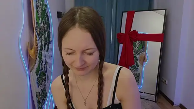 freya nilsson online show from January 2025 12:30:01 PM