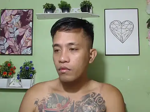 Snapshot of Thyler08 chatting on September 2025 05:12:01 AM Thyler08 online show from September 2025 05:12:01 AM