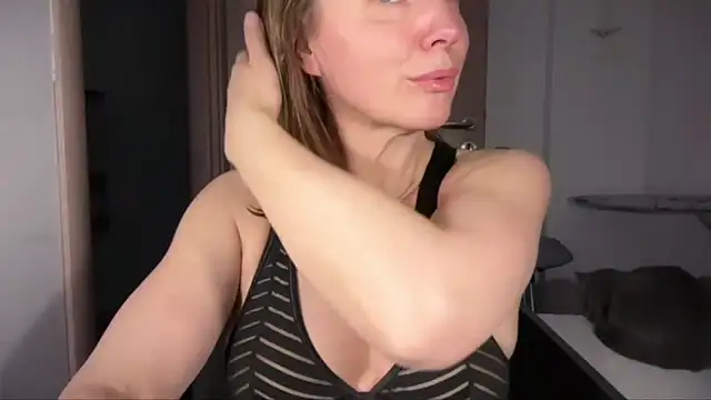 RachellAmazing online show from April 2026 06:24:02 PM