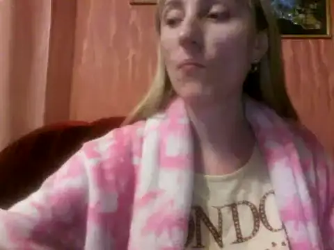 Snapshot of Biddy_Alana chatting on December 2024 02:17:01 PM Biddy Alana online show from December 2024 02:17:01 PM