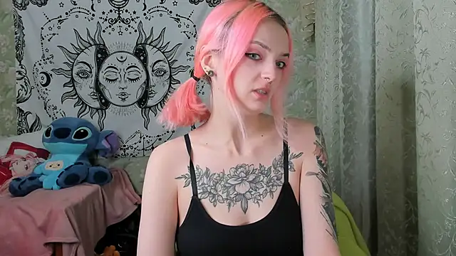 Snapshot of Cutie_Adelia chatting on December 2024 11:51:02 AM Cutie Adelia online show from December 2024 11:51:02 AM