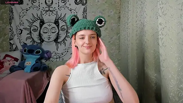 Snapshot of Cutie_Adelia chatting on January 2025 12:59:02 PM Cutie Adelia online show from January 2025 12:59:02 PM