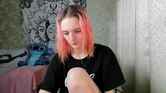 Snapshot of Cutie_Adelia chatting on January 2025 09:26:01 AM Cutie Adelia online show from January 2025 09:26:01 AM