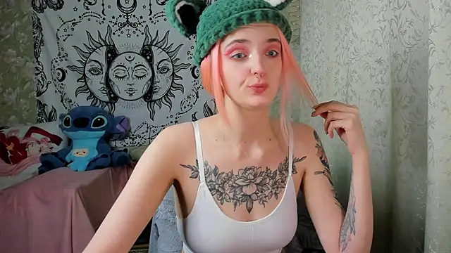 Snapshot of Cutie_Adelia chatting on February 2025 10:43:02 AM Cutie Adelia online show from February 2025 10:43:02 AM