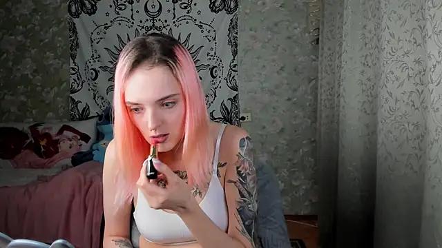 Snapshot of Cutie_Adelia chatting on February 2025 01:44:01 PM Cutie Adelia online show from February 2025 01:44:01 PM