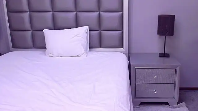 Snapshot of HellennSweet chatting on February 2025 05:14:01 AM HellennSweet online show from February 2025 05:14:01 AM