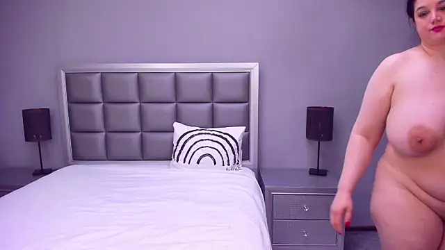 Snapshot of HellennSweet chatting on February 2025 08:07:01 AM HellennSweet online show from February 2025 08:07:01 AM