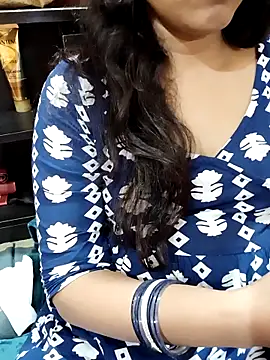 Snapshot of Diya_143 chatting on February 2026 06:41:02 PM Diya 143 online show from February 2026 06:41:02 PM