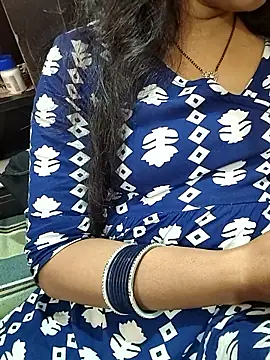 Snapshot of Diya_143 chatting on March 2026 07:18:02 PM Diya 143 online show from March 2026 07:18:02 PM