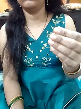 Snapshot of Diya_143 chatting on March 2026 04:07:02 PM Diya 143 online show from March 2026 04:07:02 PM