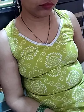 Snapshot of Diya_143 chatting on April 2026 06:58:01 AM Diya 143 online show from April 2026 06:58:01 AM