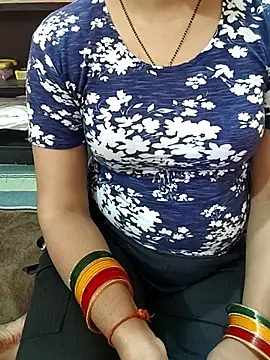 Snapshot of Diya_143 chatting on April 2026 05:52:01 AM Diya 143 online show from April 2026 05:52:01 AM