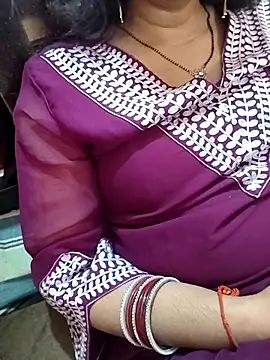 Snapshot of Diya_143 chatting on April 2026 08:02:02 AM Diya 143 online show from April 2026 08:02:02 AM