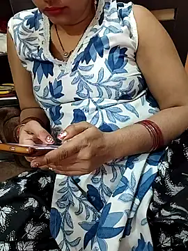Snapshot of Diya_143 chatting on April 2026 06:27:01 AM Diya 143 online show from April 2026 06:27:01 AM