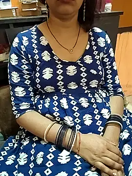 Snapshot of Diya_143 chatting on April 2026 06:31:01 AM Diya 143 online show from April 2026 06:31:01 AM