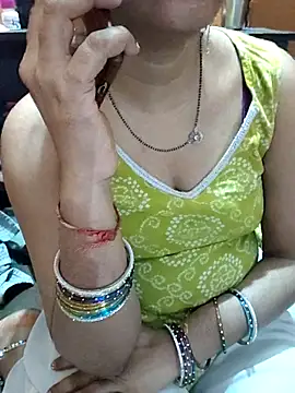 Snapshot of Diya_143 chatting on April 2026 02:19:01 PM Diya 143 online show from April 2026 02:19:01 PM