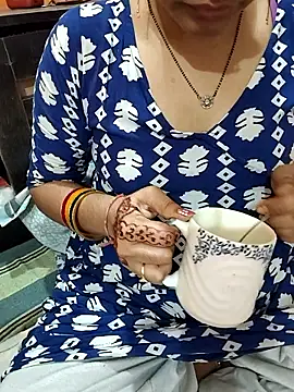 Snapshot of Diya_143 chatting on May 2026 06:05:01 PM Diya 143 online show from May 2026 06:05:01 PM