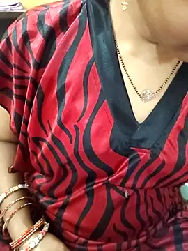 Snapshot of Diya_143 chatting on May 2026 07:18:02 PM Diya 143 online show from May 2026 07:18:02 PM