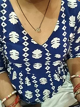 Snapshot of Diya_143 chatting on May 2026 08:31:02 AM Diya 143 online show from May 2026 08:31:02 AM